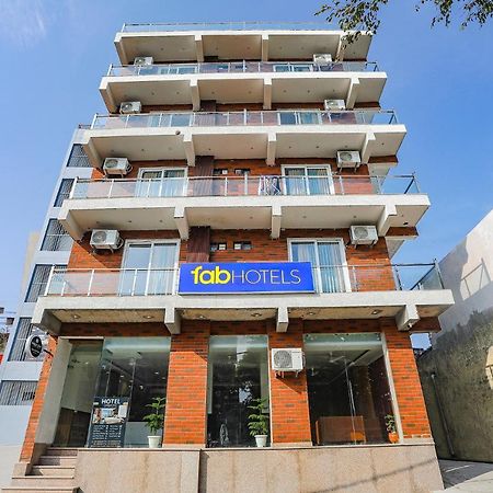 Fabhotel Unique Stay Noida Exterior foto