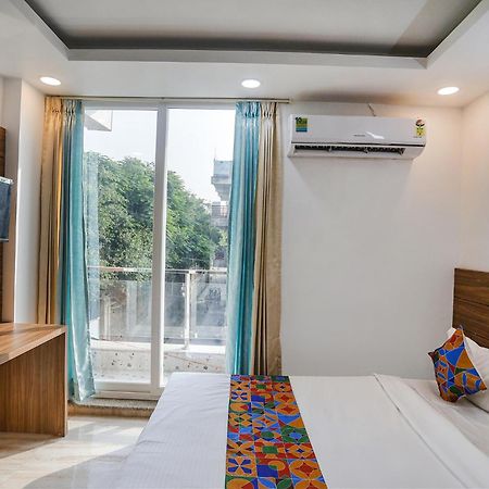 Fabhotel Unique Stay Noida Exterior foto