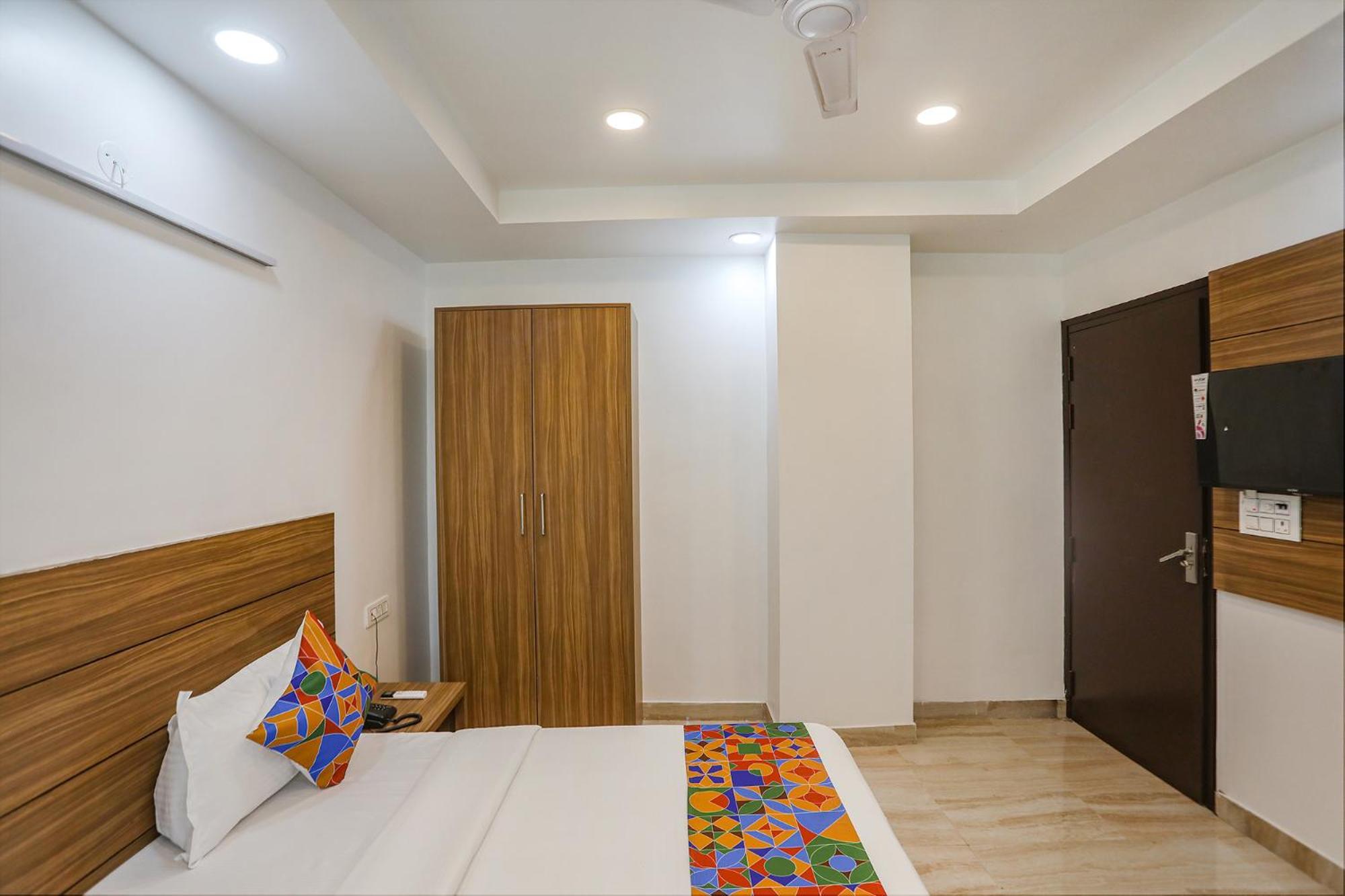 Fabhotel Unique Stay Noida Exterior foto