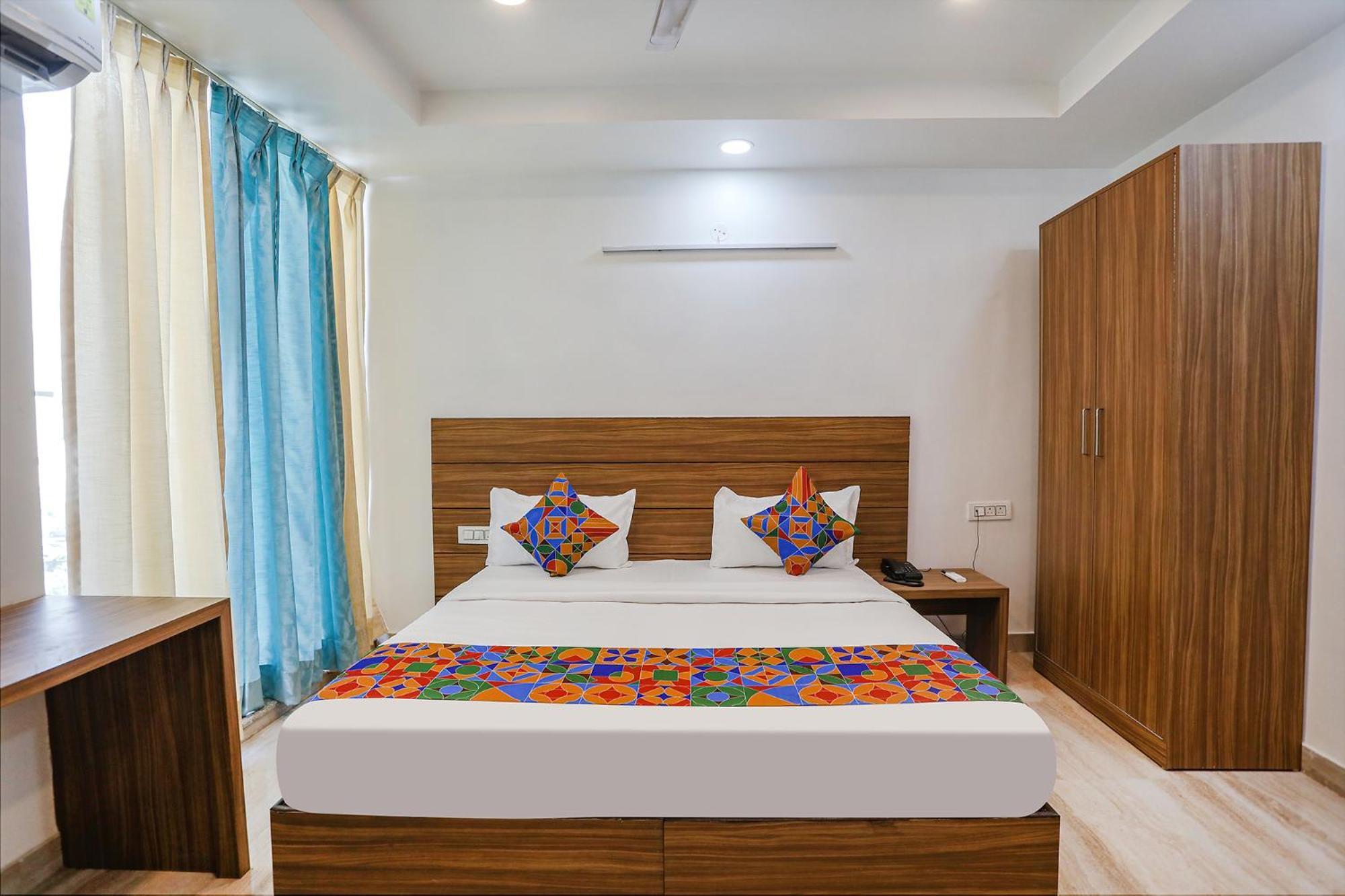 Fabhotel Unique Stay Noida Exterior foto