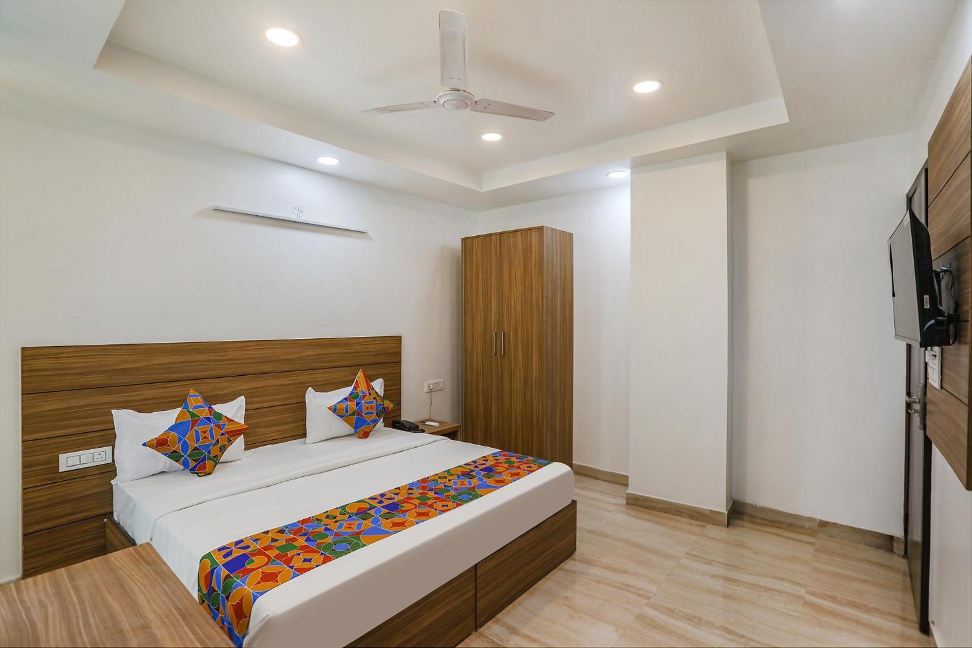 Fabhotel Unique Stay Noida Exterior foto